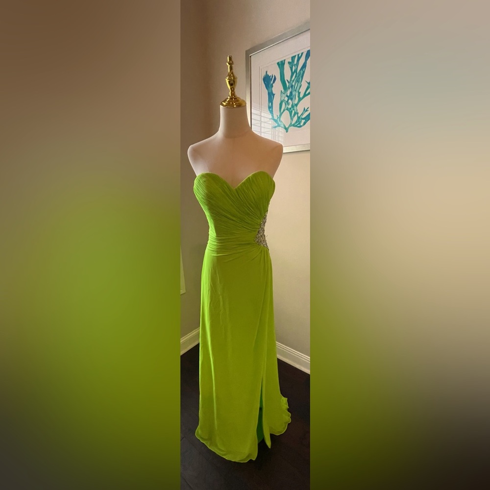 102 Elegant Strapless Lime Green Evening Gown